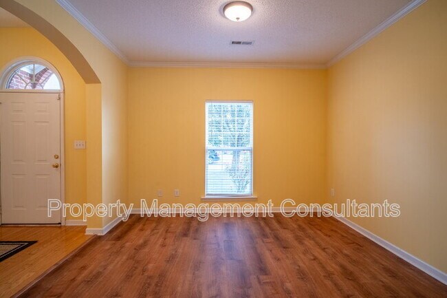 Building Photo - 216 Horseshoe Bend N