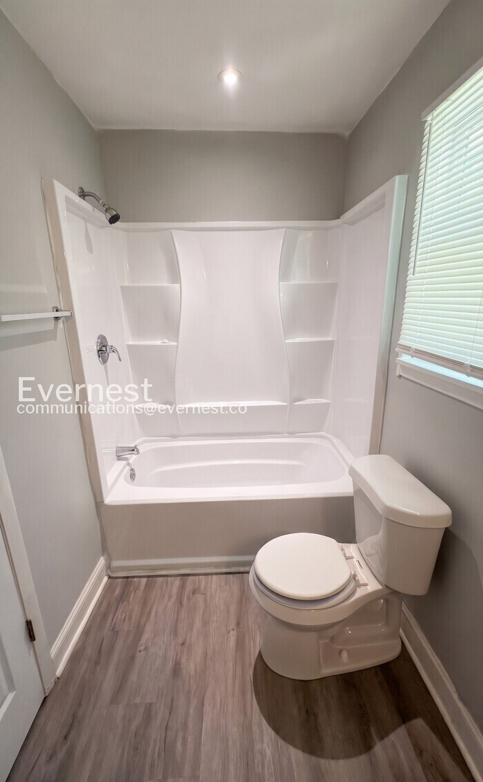 Building Photo - 742 Winter Ln