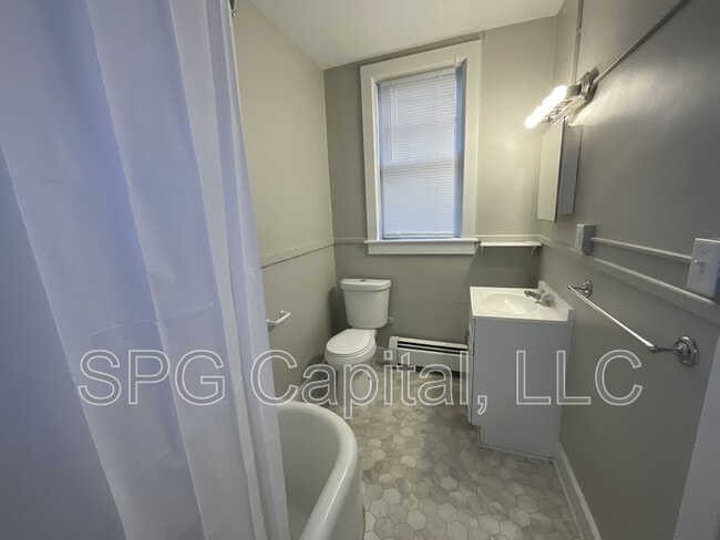 Building Photo - 51 Chambersburg St