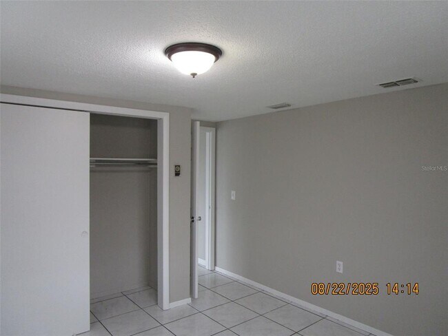 Building Photo - 1155 Royalwood Dr