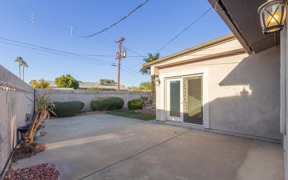 Building Photo - 6838 E Almeria Rd