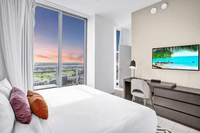 Building Photo - 4010 S Ocean Dr