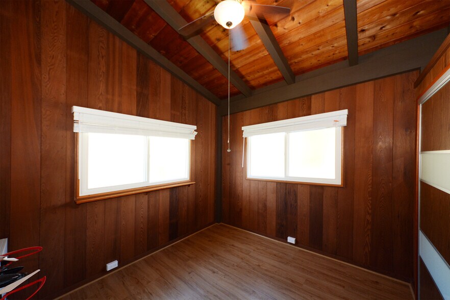 Building Photo - 2442 10th Ave