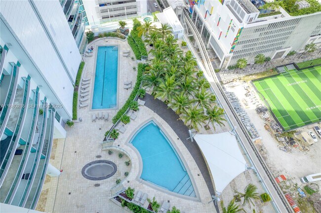 Building Photo - 900 Biscayne Blvd