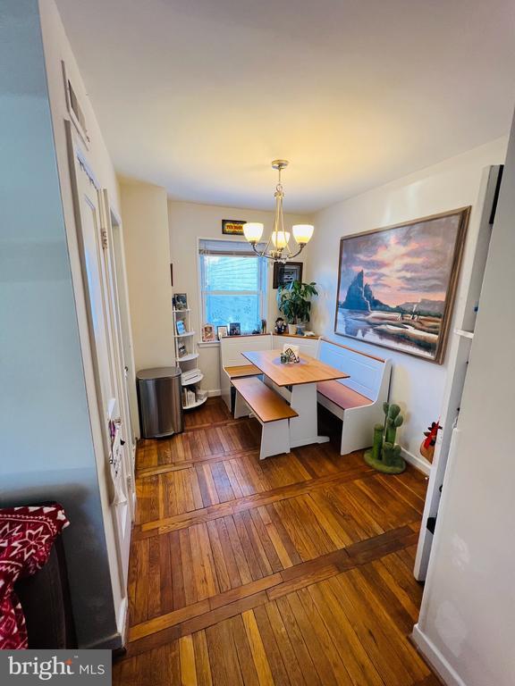 Building Photo - 909 S Irving St