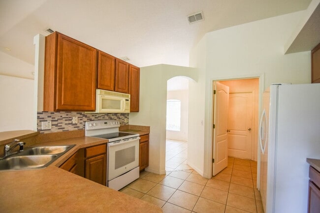 Building Photo - 10438 Vista Pines Loop