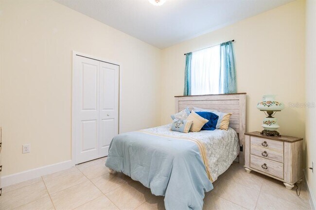 Building Photo - 520 Nogales Ct