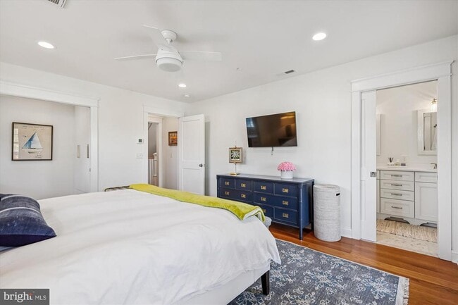 Building Photo - 215 E Chew Ave