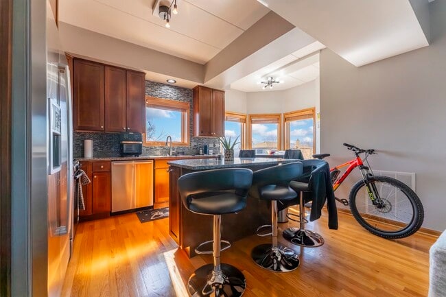 Building Photo - 2805 N 75th Ct