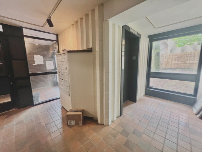 Building Photo - 77 Trowbridge St