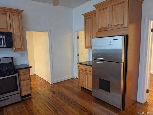 Building Photo - 60 Main St