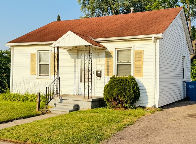 Building Photo - 23816 Kathleen Ave