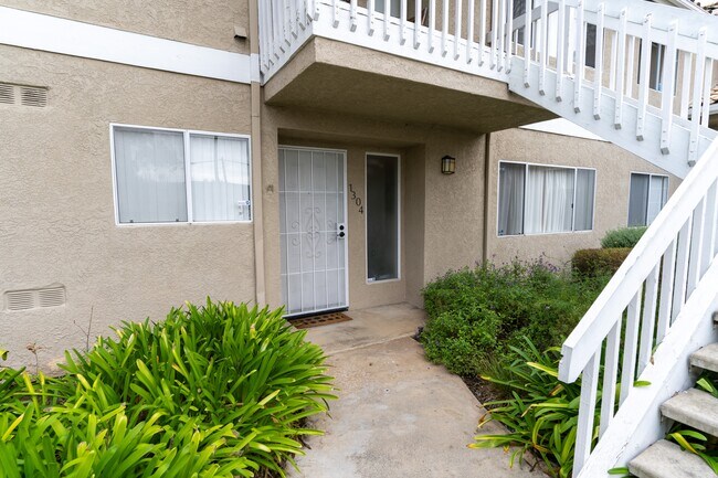 Building Photo - 1304 Palomar Pl