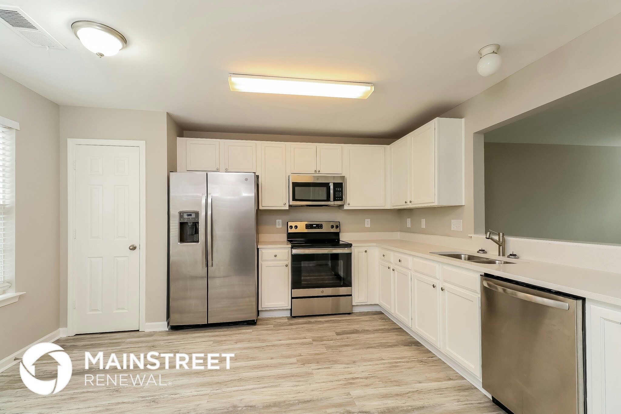 Building Photo - 421 Peachtree Rd