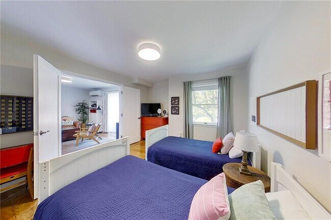 Building Photo - 364 Bellevue Ave