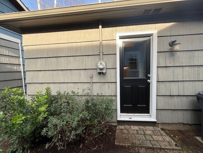 Building Photo - 4643 NE 38th Ave