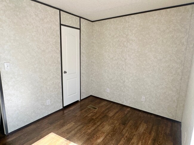 Building Photo - 508 Blakley Dr