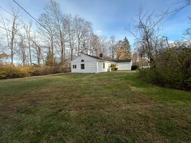 Building Photo - 185 Branchville Rd