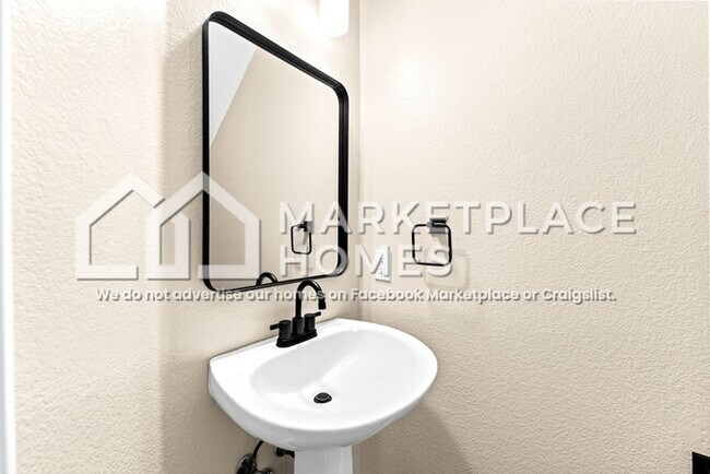 Building Photo - 4711 Lake Champlain Ln