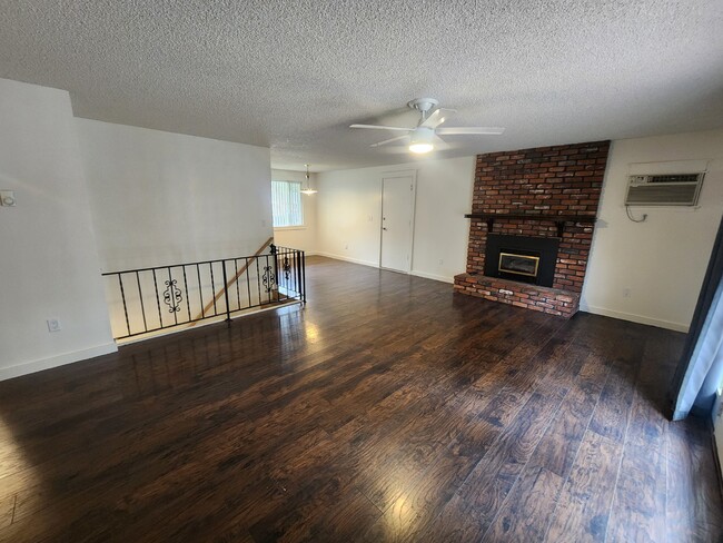 Building Photo - Very Large 3BR, 3BTH Near Black Bay Park in Post Falls