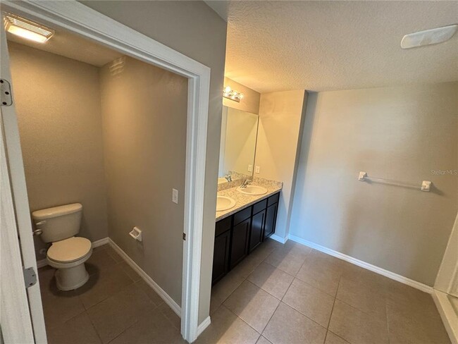 Building Photo - 1018 Ashentree Dr