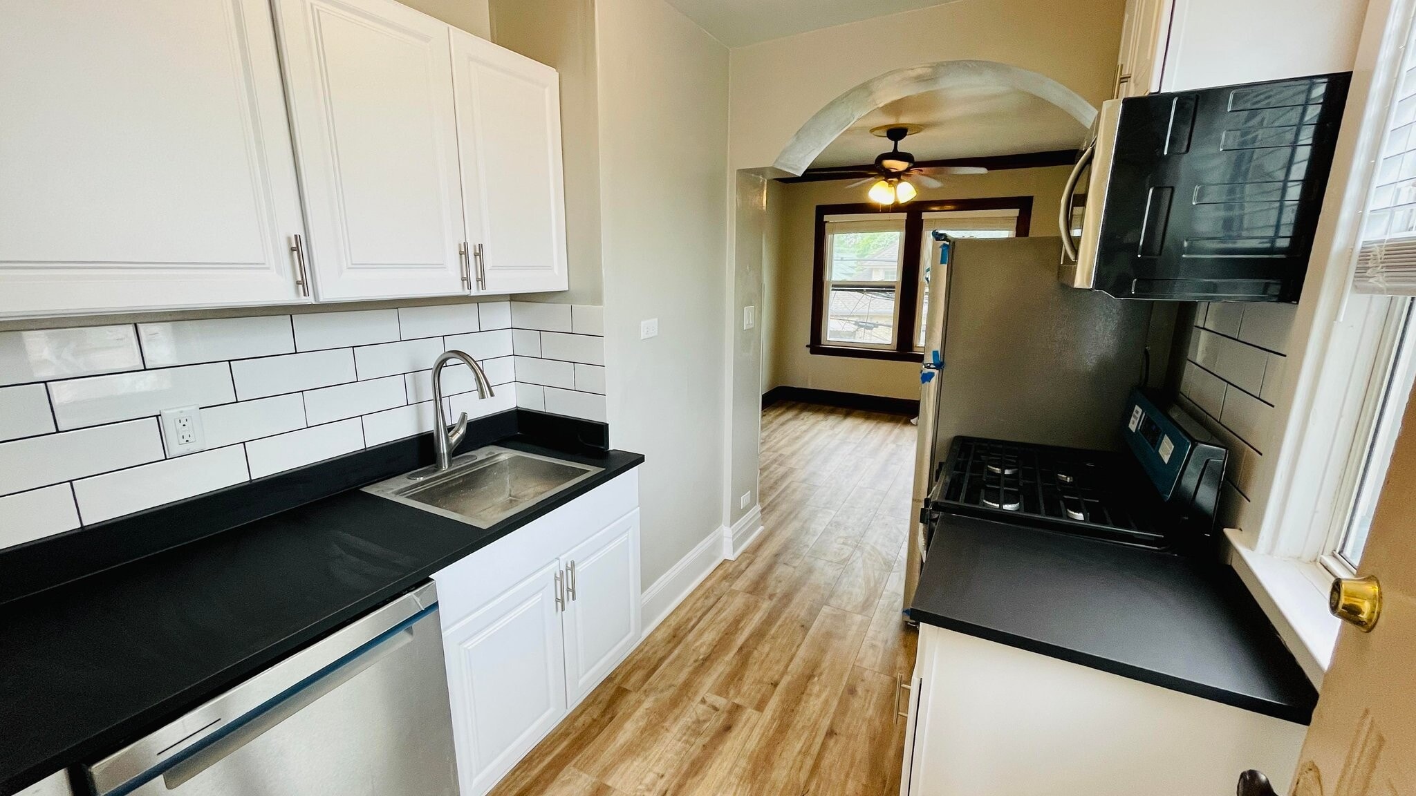 Building Photo - 4211 N Linder Ave