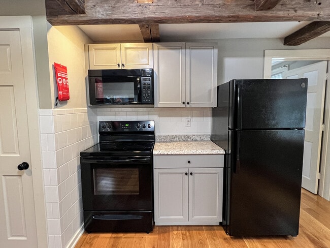 Building Photo - 133 Boston Post Rd