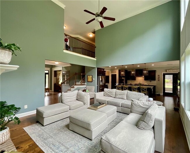 Building Photo - 5452 Oak Crest Ln