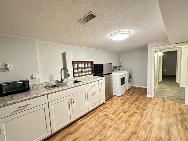 Building Photo - 3560 S Cochise Dr