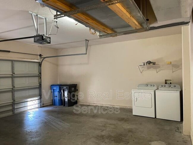 Building Photo - 4007 Sand Palm Ct