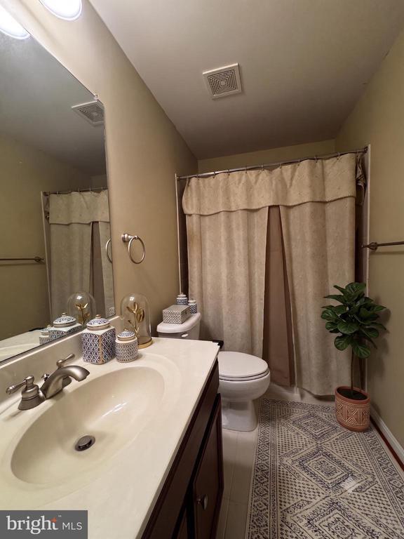 Building Photo - 5609 Faircloth Ct
