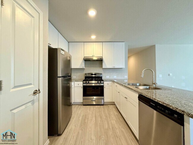 Building Photo - 6610 Hibiscus Falls