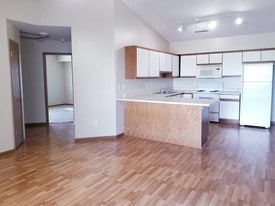 Building Photo - 560 Penn Ct