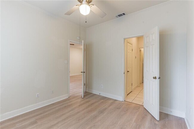 Building Photo - 2100 San Gabriel St