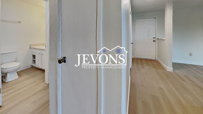 Building Photo - 2076 E 56th St