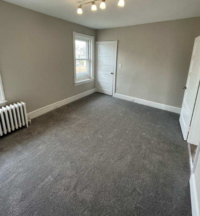 Building Photo - Single Family Home Available for Rent in t...