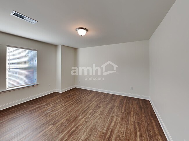 Building Photo - 213 Rivulet Dr