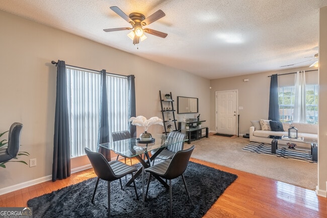 Building Photo - 4580 Parkview Square