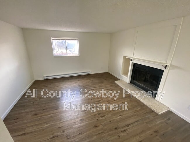 Building Photo - 705 Ferris Ct