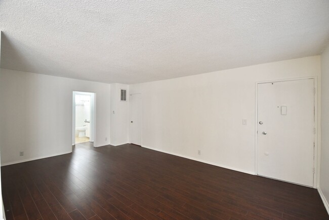 Building Photo - 10745 Hortense St