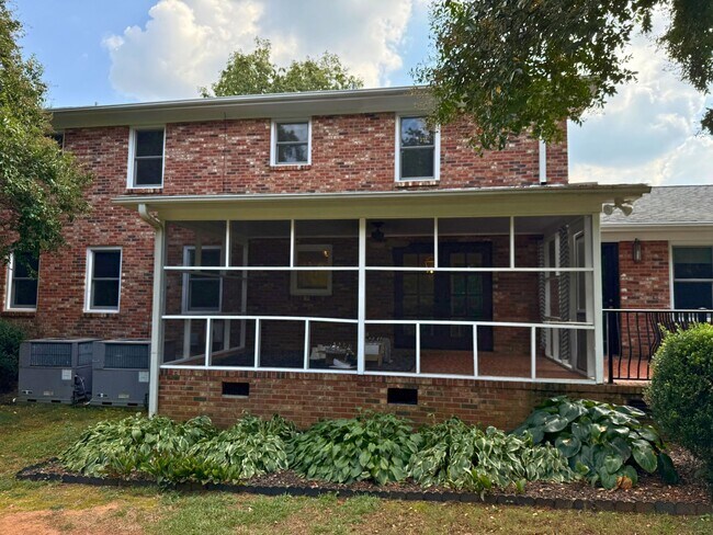 Building Photo - 125 St Augustine Dr