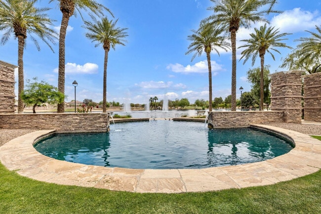 Building Photo - 42780 W Sunland Dr