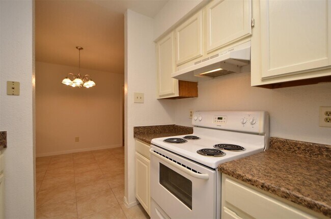 Building Photo - 9700 Leawood Blvd