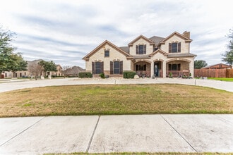 Building Photo - 6904 Laura Heights