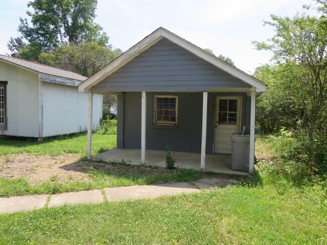 Building Photo - 324 2nd St