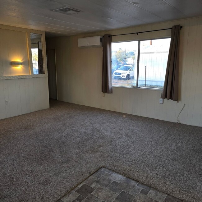 Building Photo - Benson single wide manufactured home with ...