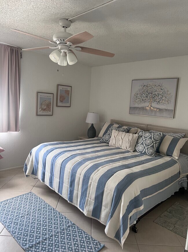 Building Photo - 255 Dolphin Point