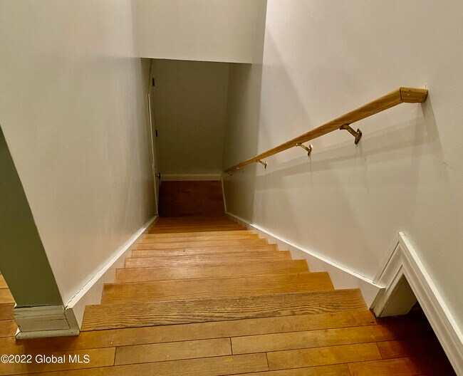 Building Photo - 4 Corinne Ct