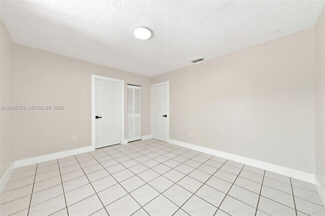 Building Photo - 20117 SW 88th Ct