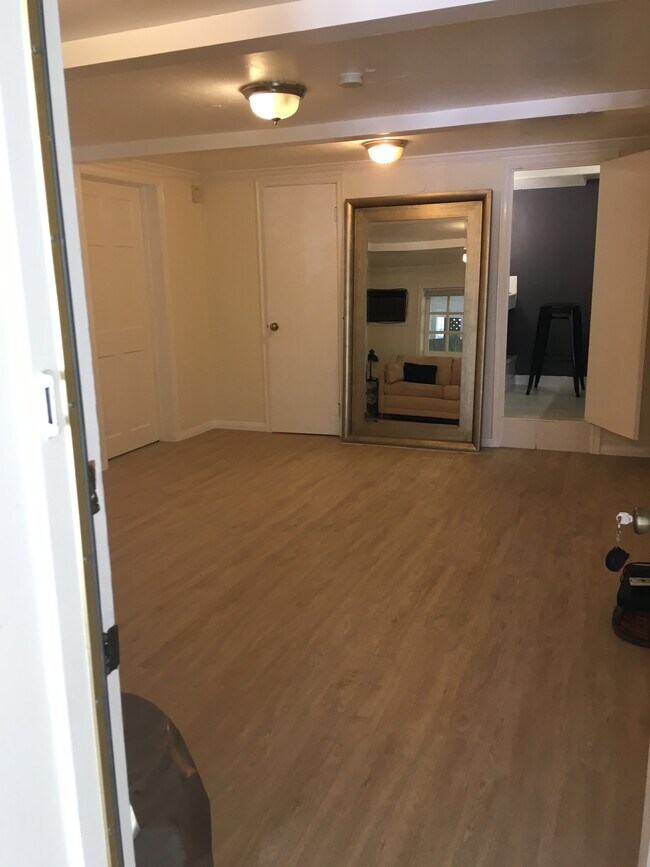 Building Photo - 2935 Woodwardia Dr
